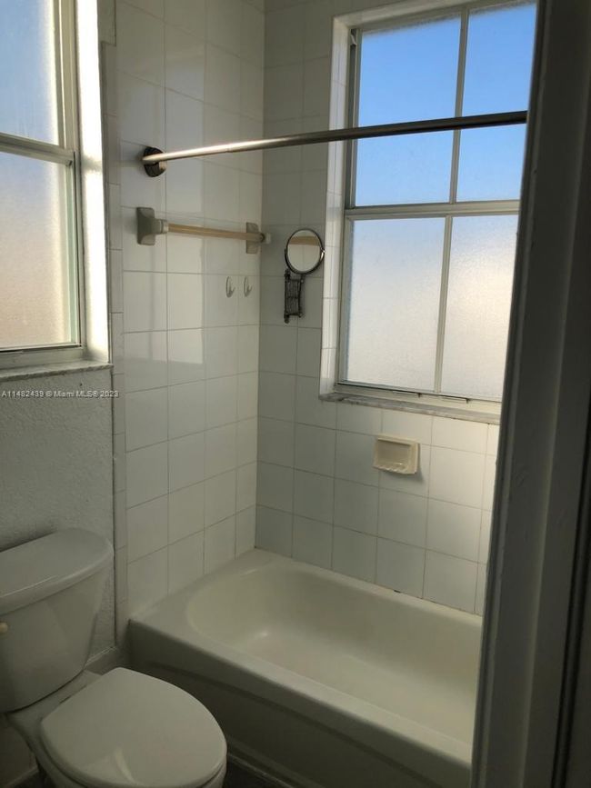 APT-1 - 8111 W 36 Th Ave, Townhouse with 2 bedrooms, 3 bathrooms and null parking in Hialeah FL | Image 5
