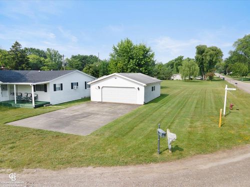 7620 Holiday Rd, Lexington, MI, 48450-9760 | Card Image
