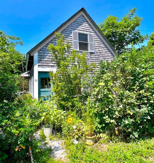 26 Winthrop Ave, Oak Bluffs, MA, 02557-7326 | Card Image