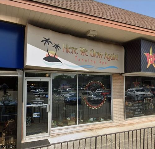 20 Elm St, Oakland, NJ, 07436-1943 | Card Image