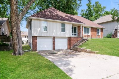 11212 E 75th Terrace, House other with 4 bedrooms, 2 bathrooms and null parking in Raytown MO | Image 2