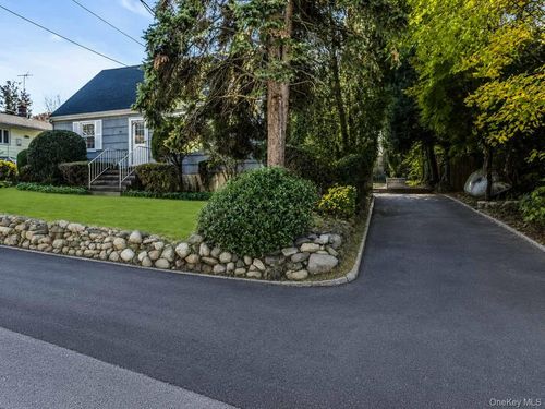 12 Violet Rd, Bayville, NY, 11709-1819 | Card Image
