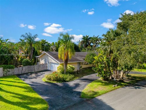 17900 Sw 83rd Ave, Palmetto Bay, FL, 33157-6117 | Card Image