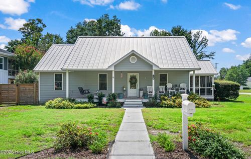 519 Birmingham Ave, Carolina Beach, NC, 28428-5218 | Card Image