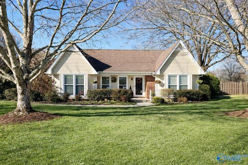 122 Break Water Dr, Huntsville, AL, 35811-8880 | Card Image