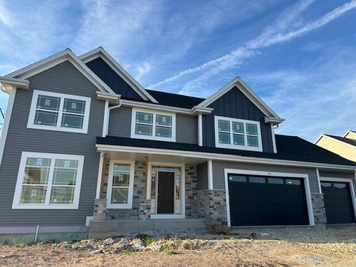 935 Kohlwey Dr, Grafton, WI, 53024-1504 | Card Image