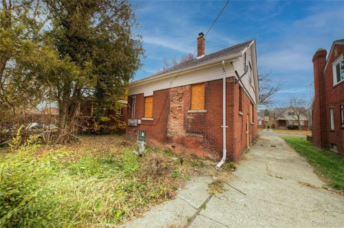 18659 Goulburn St, Detroit, MI, 48205-2652 | Card Image