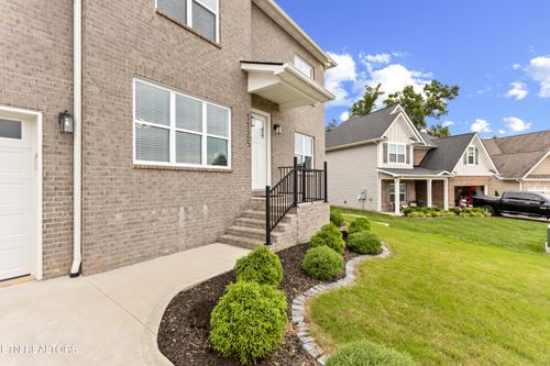 1125 Hamilton Farm Ln, Knoxville, TN, 37932-2176 | Card Image