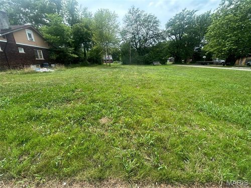 1445 N 44th St, East Saint Louis, IL, 62204-2512 | Card Image