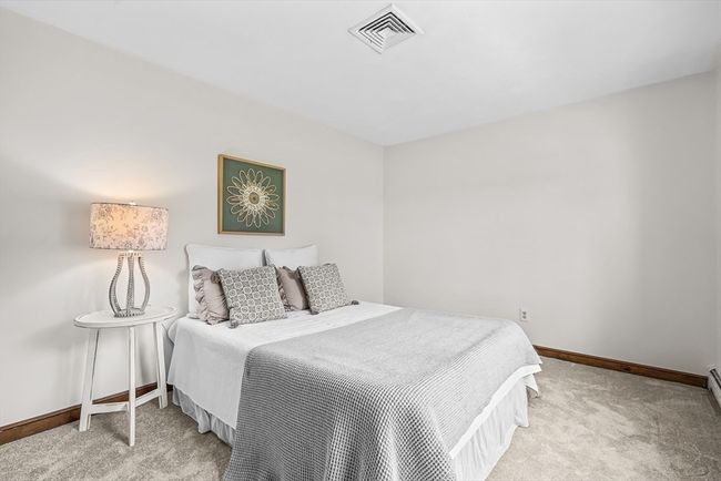 UNIT-4 - 22 Grove Pl, Condo with 2 bedrooms, 1 bathrooms and 1 parking in Winchester MA | Image 22