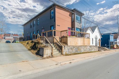 38 Victoria Road, Dartmouth, NS, B2Y2V9 | Card Image