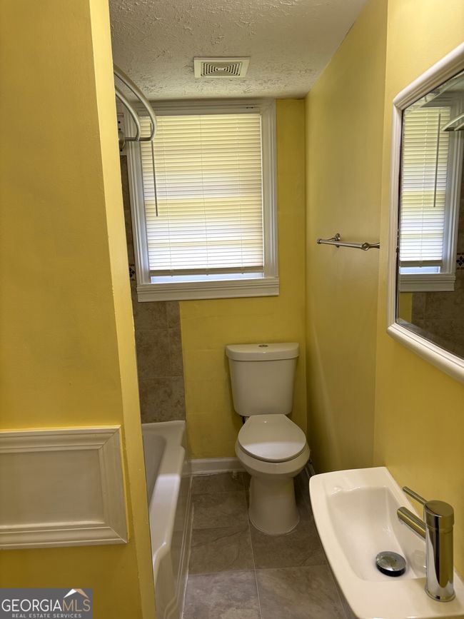 684 S Broad St, House other with 3 bedrooms, 1 bathrooms and null parking in Commerce GA | Image 5