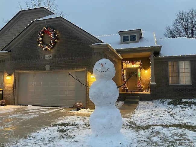 Exterior Snowman (1) (1).jpg | Image 16