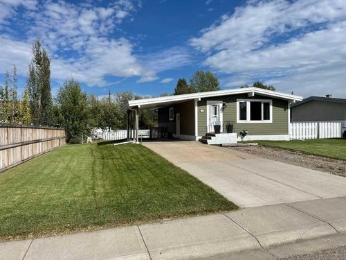520 6 Street W, Cardston, AB, T0K0K0 | Card Image