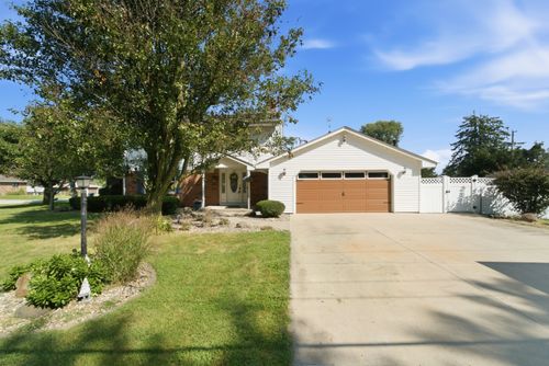 1847 W Tower Dr, Kankakee, IL, 60901-8115 | Card Image