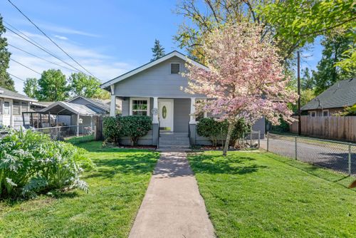 1028 E 11th Street, Medford, OR, 97504 | Card Image