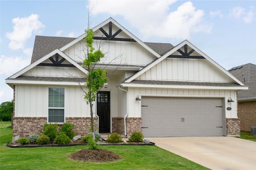 300 Bronco Dr, Pilot Point, TX, 76258-1543 | Card Image