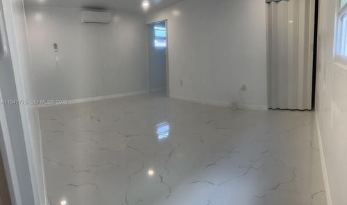 rear-9625 Nw 36th Ave, Miami, FL, 33147-2220 | Card Image