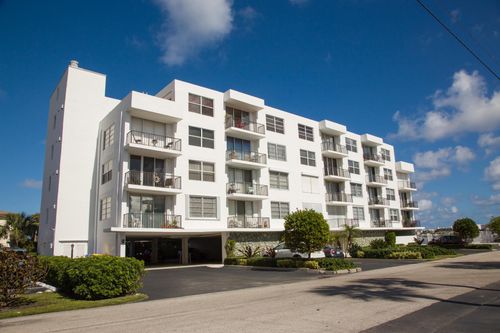 apt-201-301 Croton Ave, Lantana, FL, 33462-2944 | Card Image