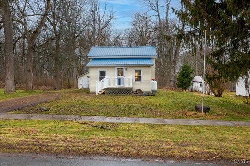 651 S James St, Cape Vincent, NY, 13618-4157 | Card Image