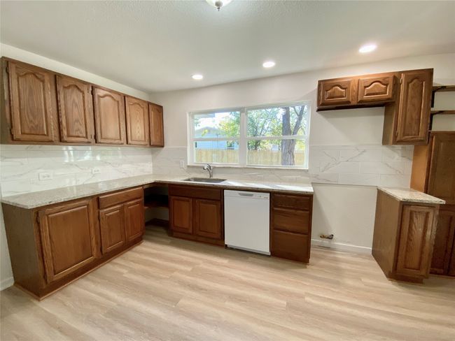 1410 Vine Street, House other with 3 bedrooms, 2 bathrooms and null parking in Bridgeport TX | Image 12