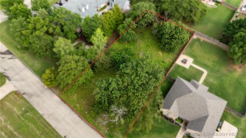 1925 Muirfield Dr, Ada, OK, 74820-8581 | Card Image