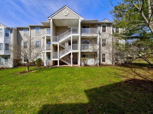 11 Lindsey Ct, FRANKLIN PARK, NJ, 08823-1525 | Card Image