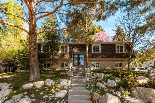 2555 E Chalet Rd, Cottonwood Heights, UT, 84093-6537 | Card Image