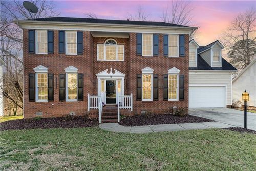 3111 Peninsula Dr, Jamestown, NC, 27282-7502 | Card Image