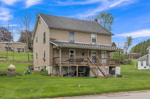 421 Pony Row, Hostetter, PA, 15638-1005 | Card Image