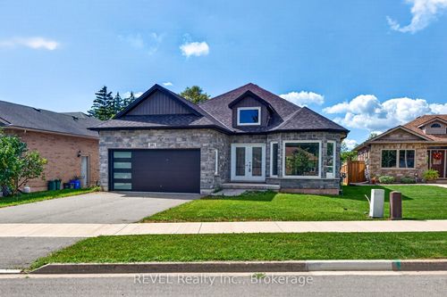 201 Hetram Crt, Crystal Beach, ON, L0S1B0 | Card Image