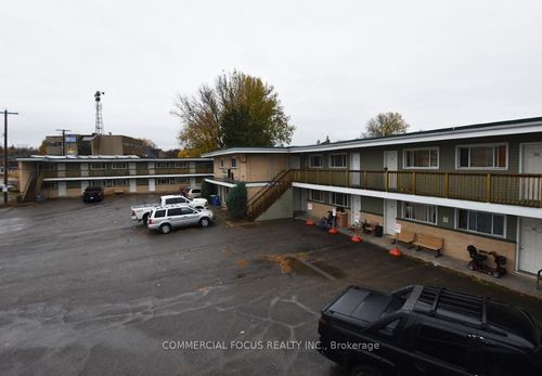 40 Hynes St, Sault Ste. Marie, ON, P6A3E4 | Card Image