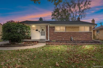 13831 Pearson Street, Home with 3 bedrooms, 1 bathrooms and null parking in Oak Park MI | Image 1