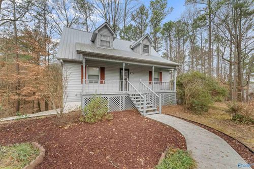 5615 Cherrywood Dr, Guntersville, AL, 35976-9373 | Card Image