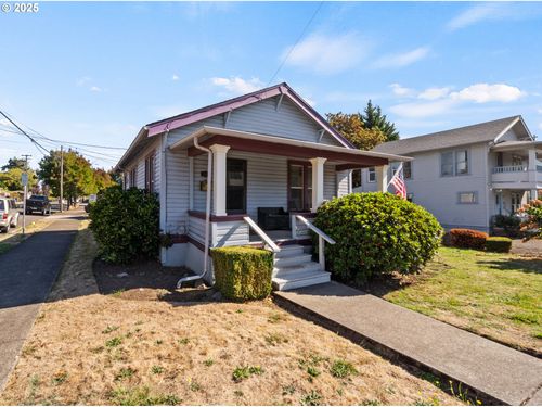 401 4th St, Oregon City, OR, 97045-2203 | Card Image