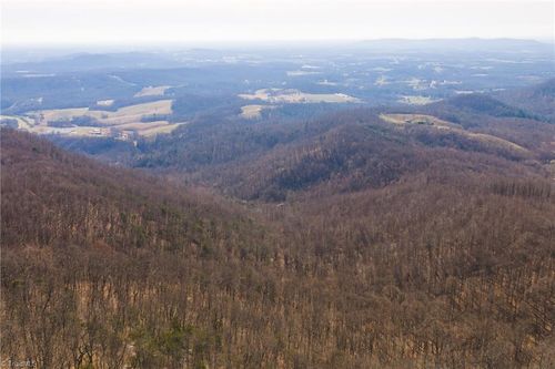 1535 Ten Acre Rock Ct, Taylorsville, NC, 28681-8464 | Card Image