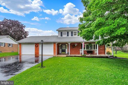 9277 Meadowbrook Dr, WAYNESBORO, PA, 17268-9193 | Card Image