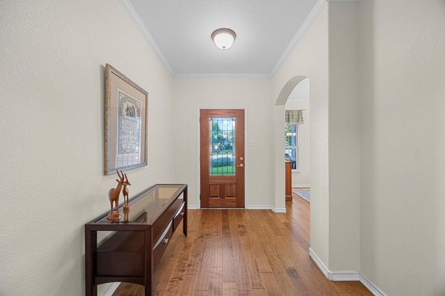 Entry hallway. | Image 22