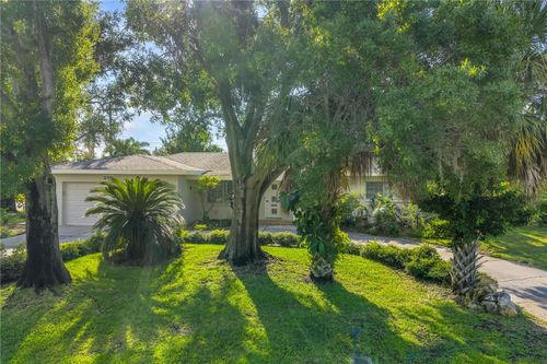 3391 Walnut St Ne, ST PETERSBURG, FL, 33704-2352 | Card Image