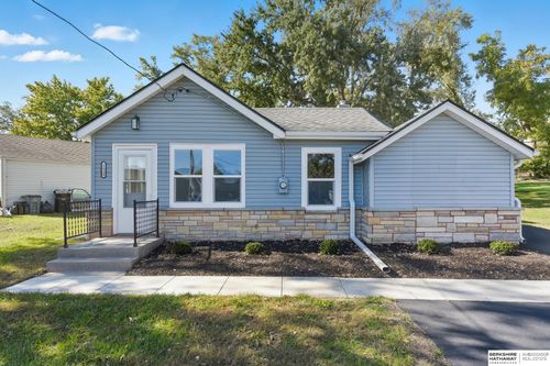 2012 Benson Gardens Blvd, Omaha, NE, 68134-6702 | Card Image