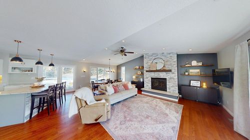 3601 24th St Nw, Willmar, MN, 56201-9767 | Card Image