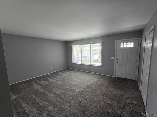 6310 Valorie Ln, Flint, MI, 48504-1677 | Card Image