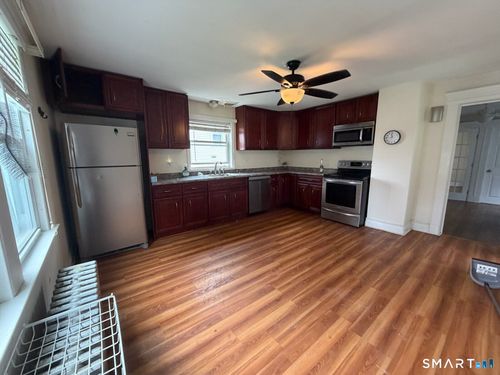 1-20 Erin St, Middletown, CT, 06457-2609 | Card Image