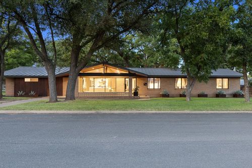 806 W Schubert Street, Fredericksburg, TX, 78624 | Card Image