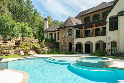 107 Cahaba Oaks Ln, Indian Springs, AL, 35124-1486 | Card Image
