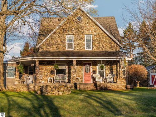 6758 Clam Lake Dr, Bellaire, MI, 49615-9387 | Card Image