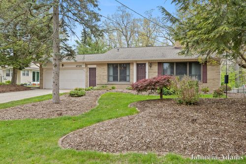 4726 Poinsettia Avenue Se, Kentwood, MI, 49508 | Card Image