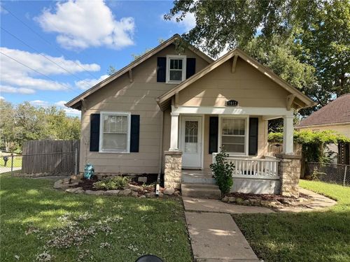 1012 N 8th St, Leavenworth, KS, 66048-1384 | Card Image