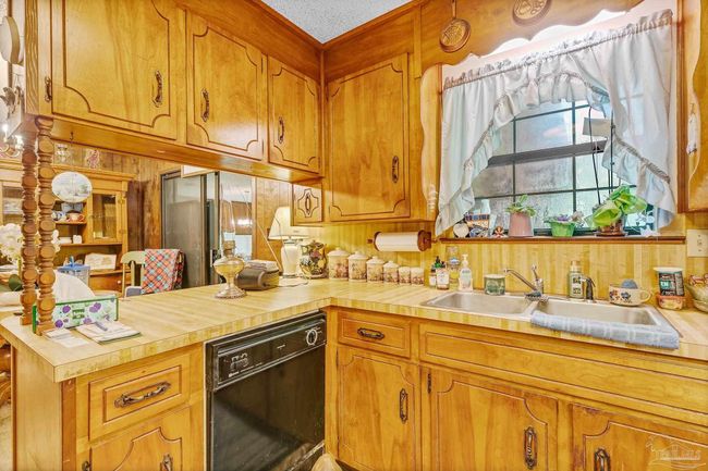 6640 Frank Reeder Rd, House other with 3 bedrooms, 2 bathrooms and 1 parking in Pensacola FL | Image 49