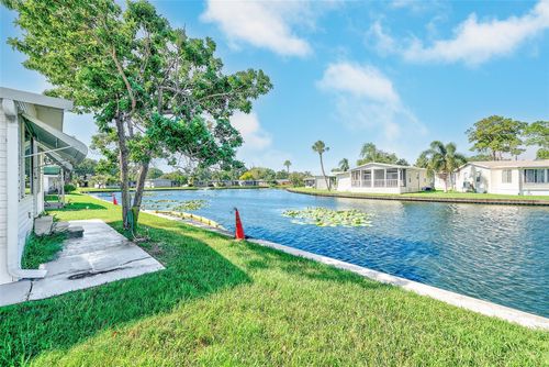 43-980 7th St Nw, LARGO, FL, 33770-1154 | Card Image